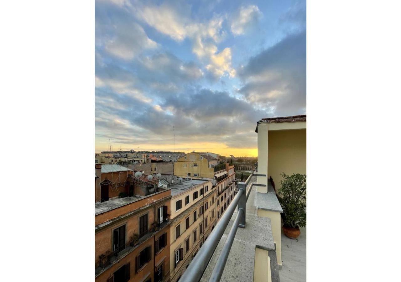 Apartment La Polveriera, Eleganti E Luminosi Vicino Al Colosseo